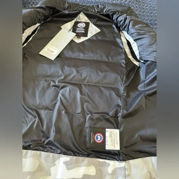 Camouflage Puffer Vest with Logo Patch - Picture 4 of 5